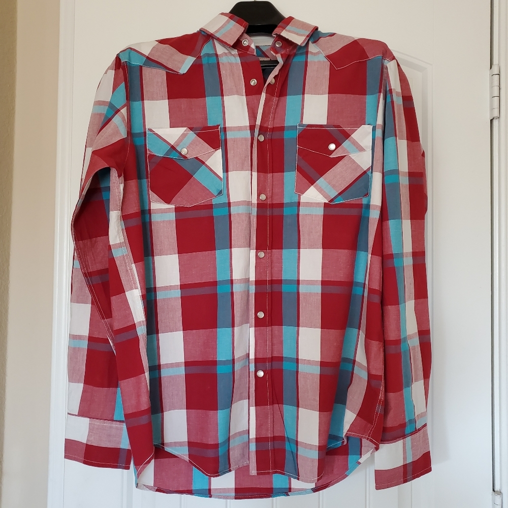 •Large plaid button down long sleeve shirt for men •100% cotton